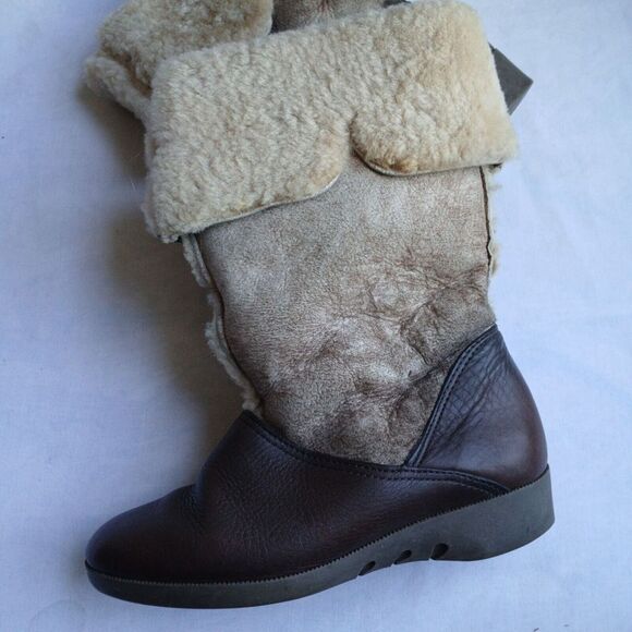 Hush Puppies Shoes - Vintage Hush Puppies Boots 6 Womens Leather Fleece Lined Cozy Hippie USA Made